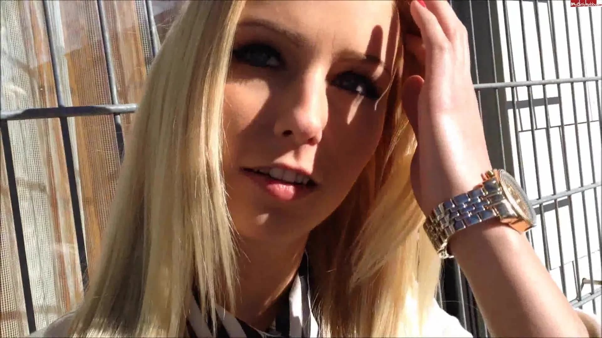 Close-up Anal Quickie