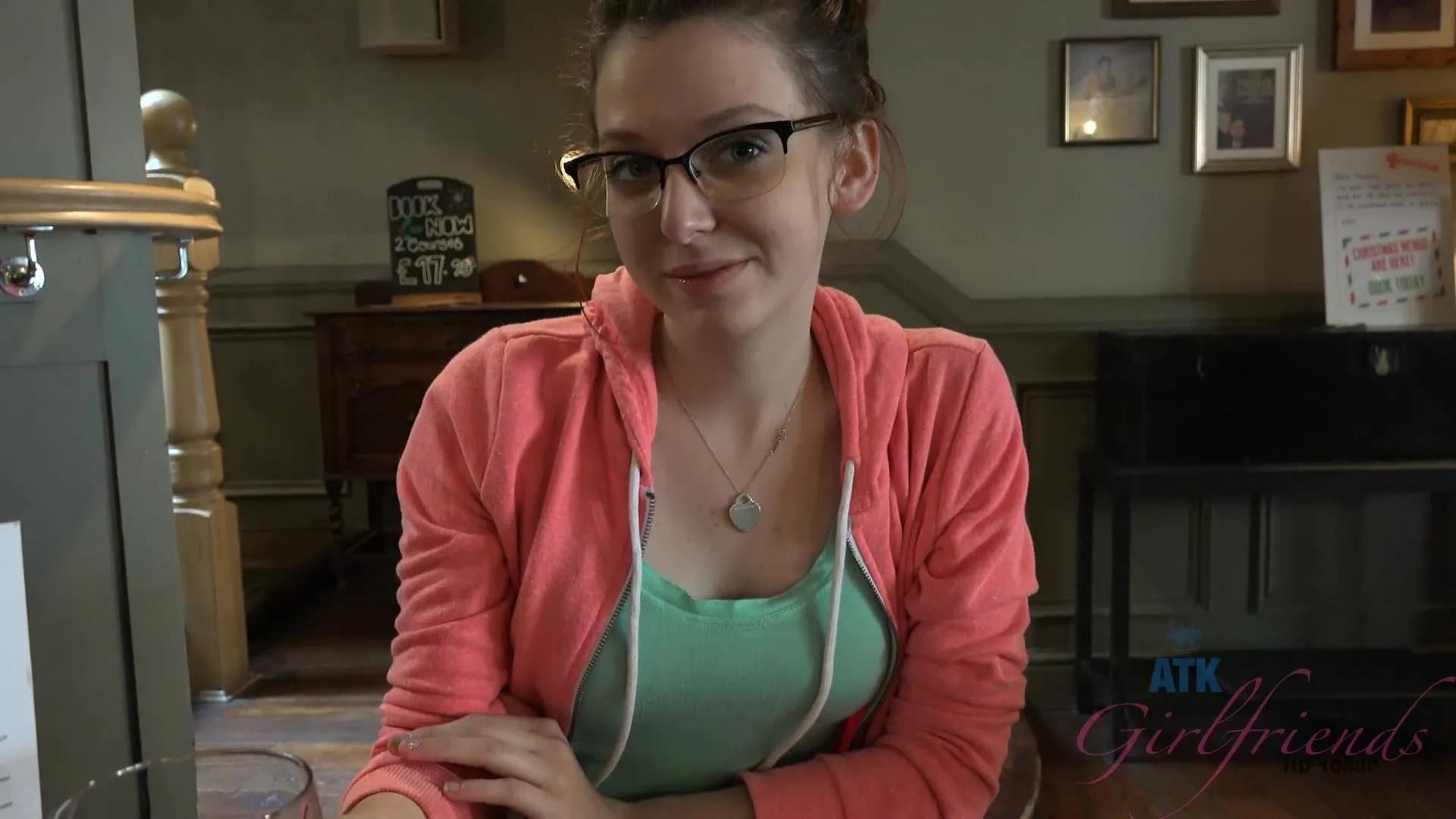 Hairy Amateur Nerd Gets Creampied