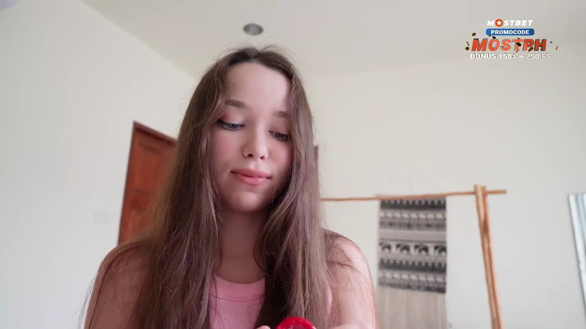 Half-sister Learns to Use a Condom for the First Time. Sex Without a Condom i