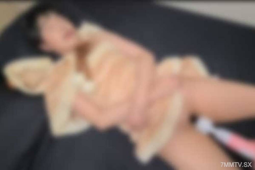 FC2-PPV-4815040 Rapidly Mature 21-Year-Old: Most Attractive Coser-Tuber!