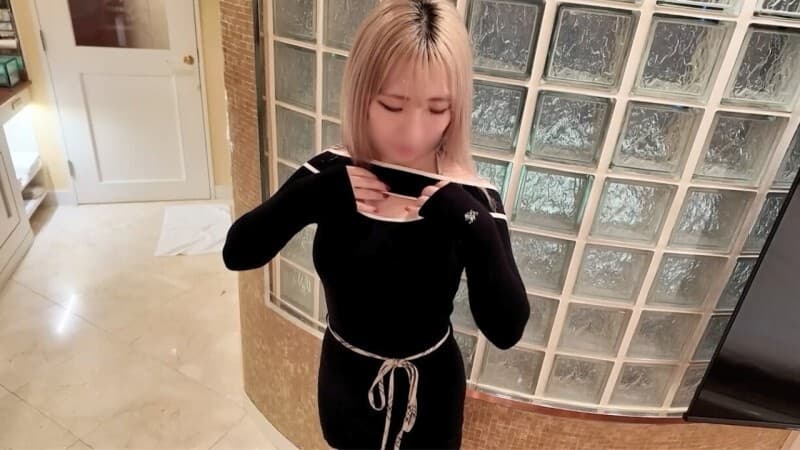 FC2-PPV-4815076 [Close-contact big breasts] Zero distance chest pressure. The moment I was enveloped in her glossy skin and cleavage, my reason flew away.